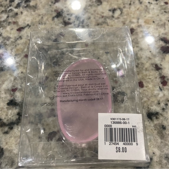 New Silicone Cosmetic Blender in pink. Box is sealed - Picture 3 of 3